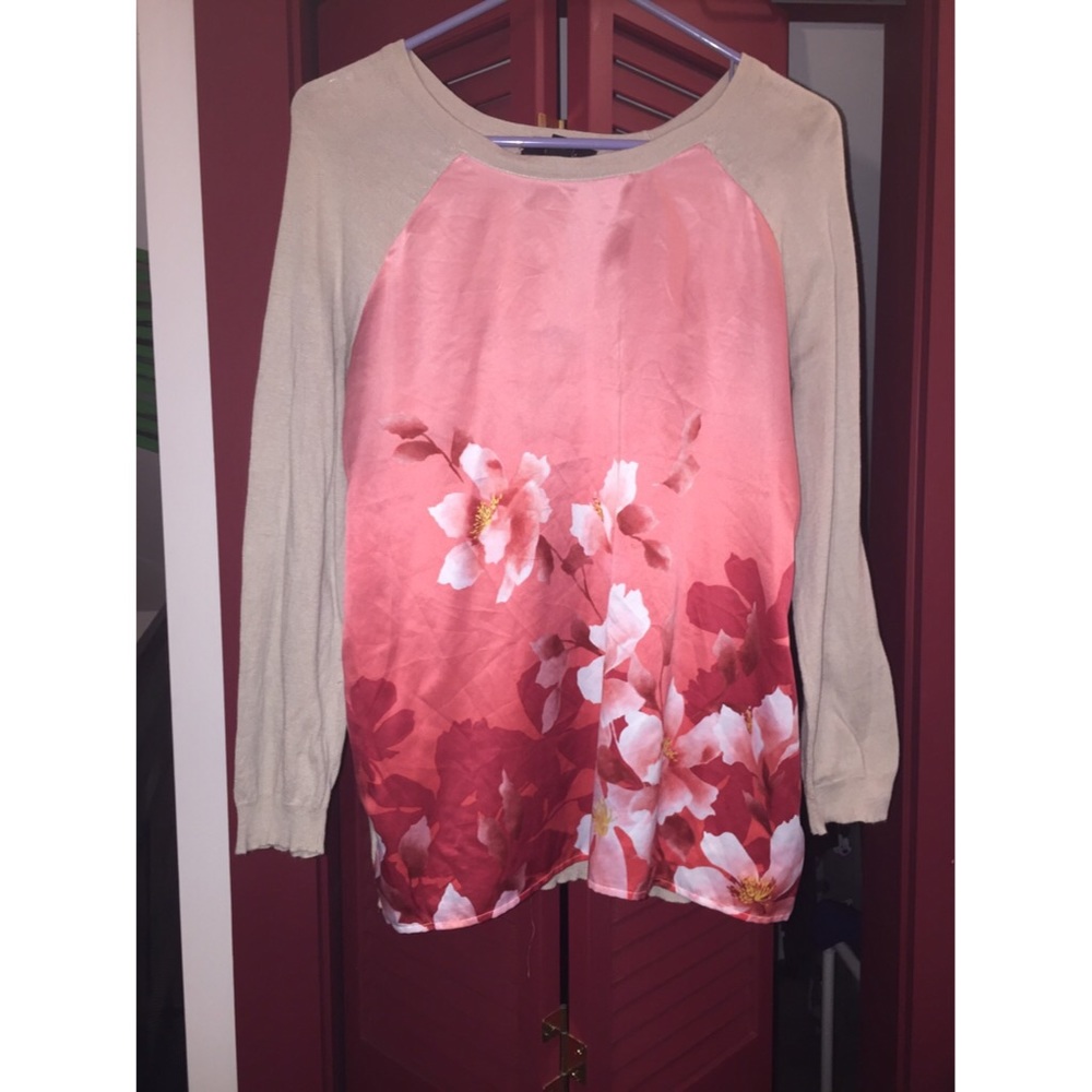 Beautiful sweater🌺